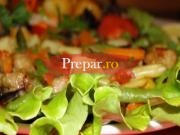 Salata de orez cu sos vinegreta