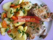 Ceafa de porc cu usturoi la cuptor