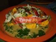 Salata de oua cu legume si verdeturi