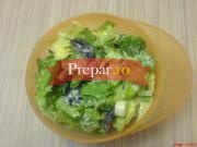 Salata de salata verde oparita cu iaurt