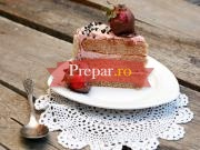 Tort cu crema de capsuni